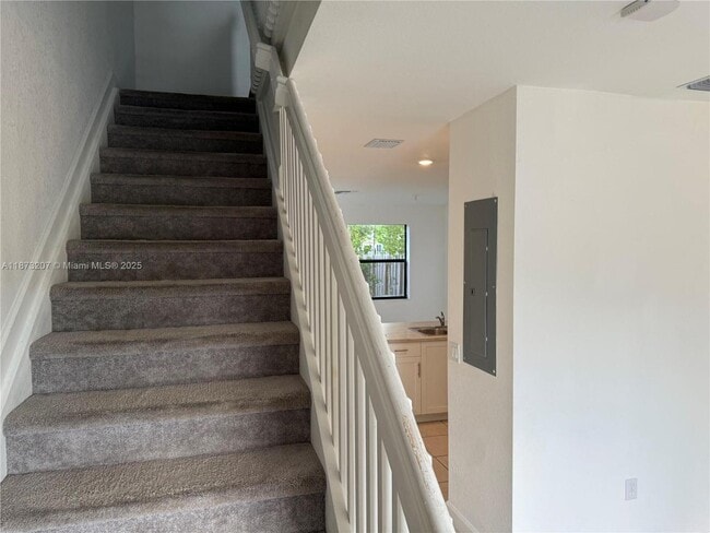 Photo - 607 NE 208th Terrace