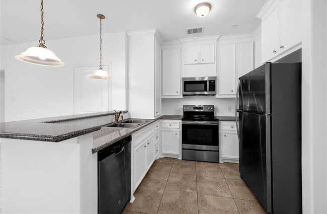 Building Photo - 6122 W Mt Houston Rd Unit 4