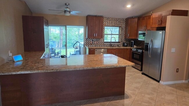Photo - 2091 SW Villanova Rd
