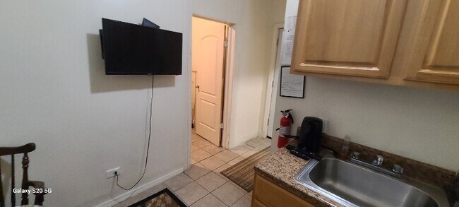 Photo - 524 Timpson Pl Unidad #4