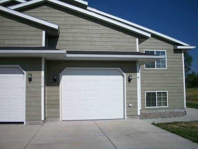 4 Bedroom, 3 Bathroom Spacious Duplex - 4 Bedroom, 3 Bathroom Spacious Duplex House
