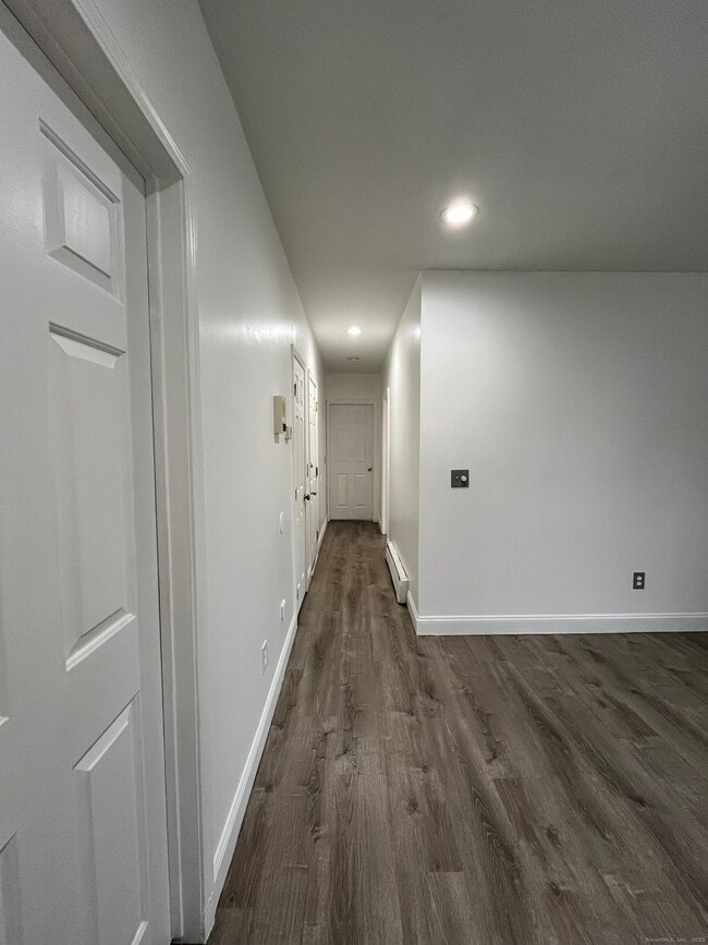 Photo - 120 Maltby St Unidad #1A