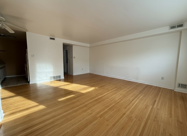 Photo - 6901 Valley Ave Unidad B5