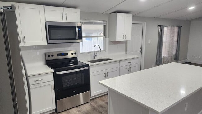 Photo - 837 Ethyl St