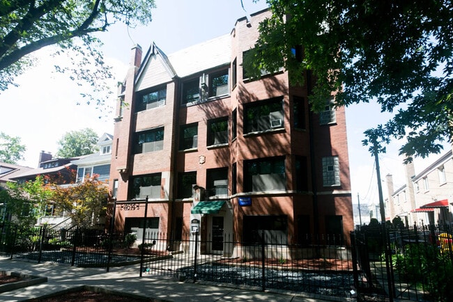Building Photo - 4644 N Paulina St