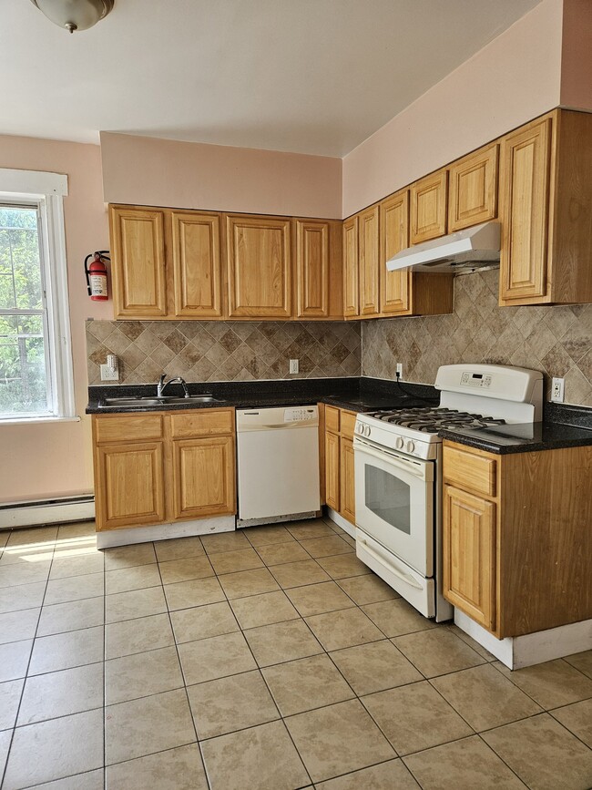 Photo - 320 Westfield Ave Unit 2
