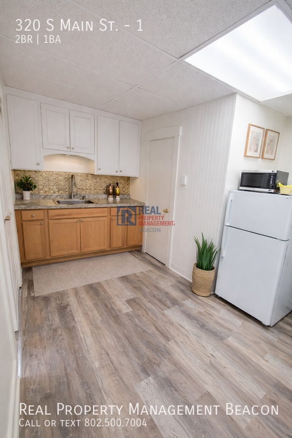 Photo - 320 S Main St Unit 1