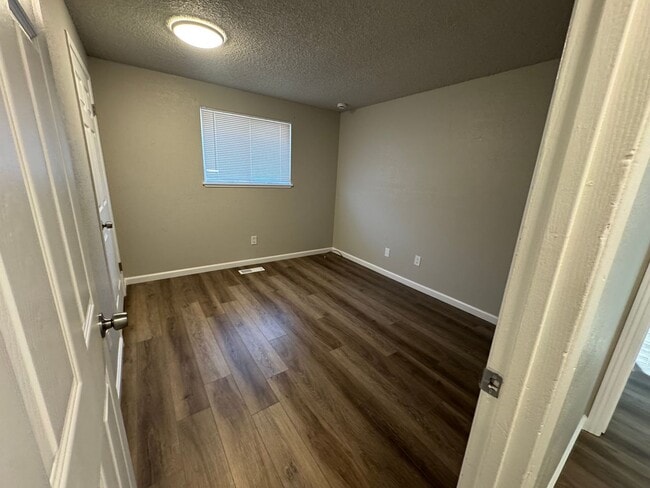 Photo - 3 bedroom, 2 bath, two car garage in Stead- pets welcome!