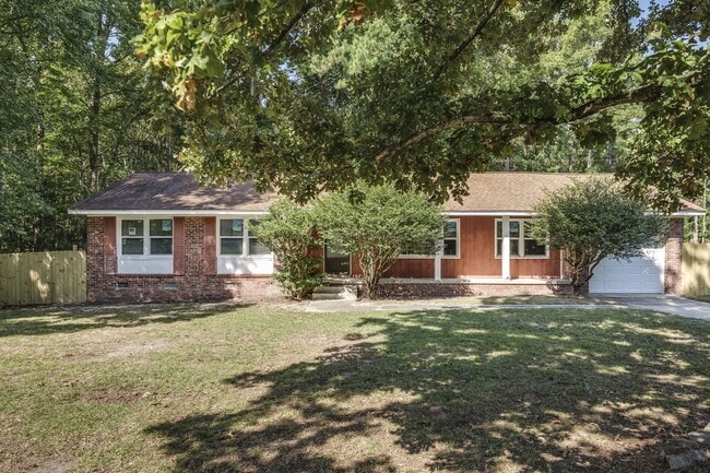 Photo - 1725 Cheltenham Ln