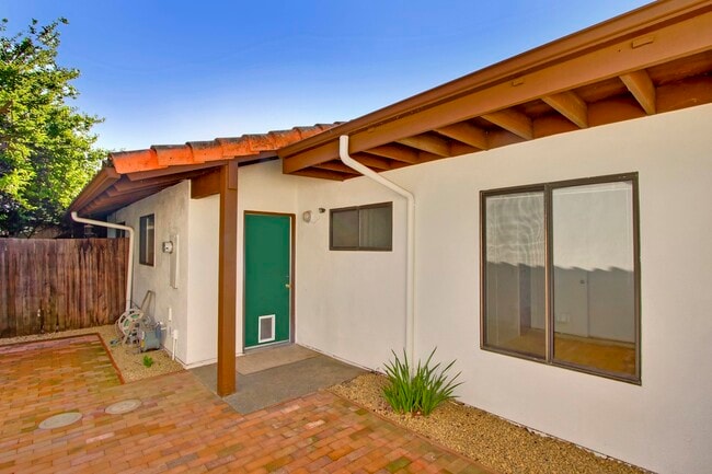 Photo - 2526 Overhill Ln