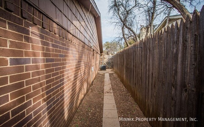 Photo - 3311 79th St