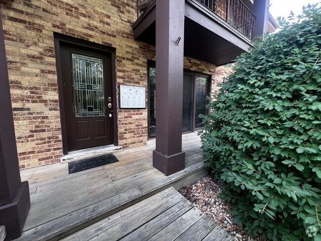 Building Photo - 516 Lincoln Ln Unit 1S Rental
