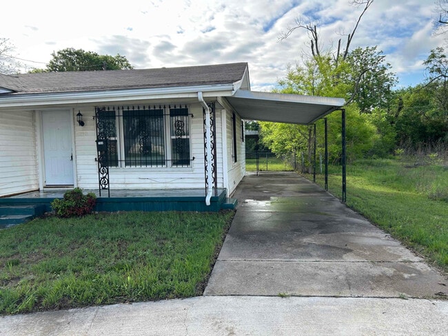 Photo - 1008 Pecan Ave