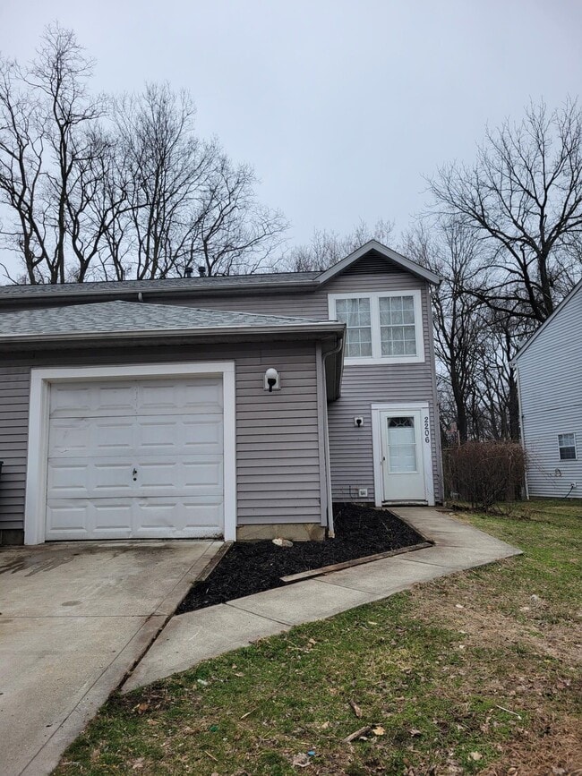 Photo - 2206 Big Tree Dr