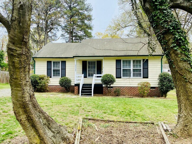 Photo - Adorable 3 bdrm/2 bath House Nestled Near ...