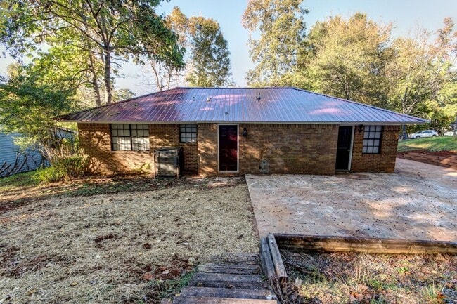 Photo - Great 3 Bed 2 Bath House for Rent/ Trussvi...
