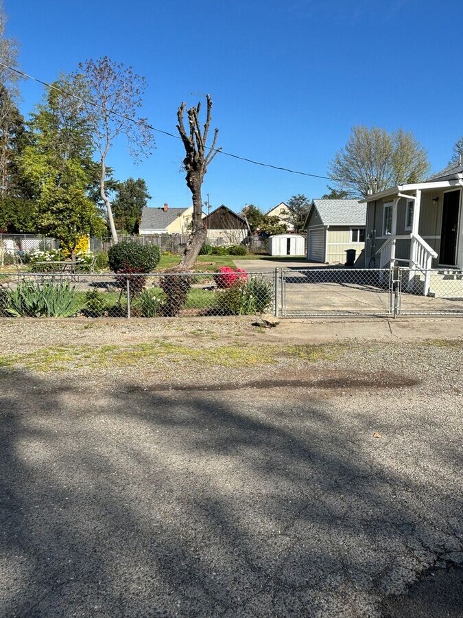 Photo - 1 + B/R Charming house with Beautiful big ...