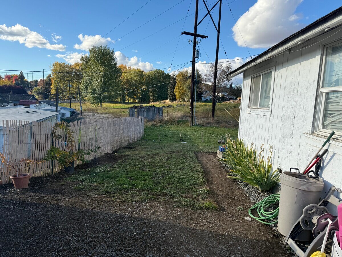 Photo - 2451 Speyers Rd