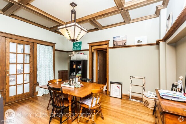 Building Photo - 2 br, 1 bath Condo - 3747 N Pine Grove Ave