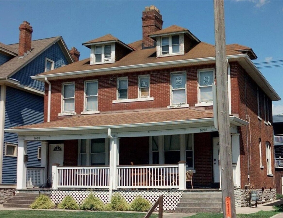 Photo - 1626-28 Summit St