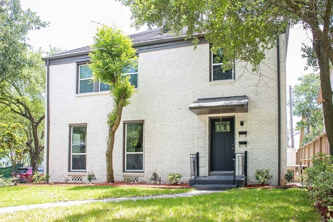 Photo - 2301 Albans Rd