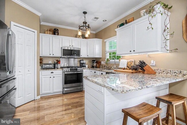 Photo - 510 Lilac Terrace NE