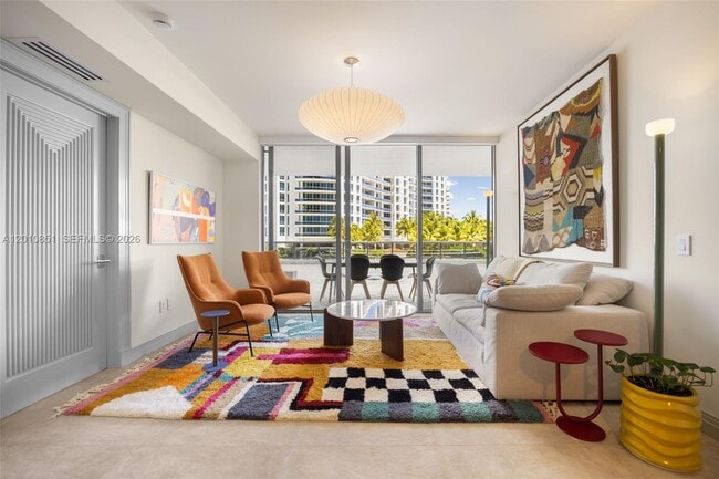 Building Photo - 5875 Collins Ave Unit 503