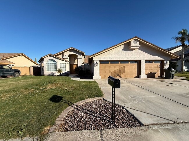 Building Photo - 4 Bedroom Pool Home in Rancho Sereno for Rent!