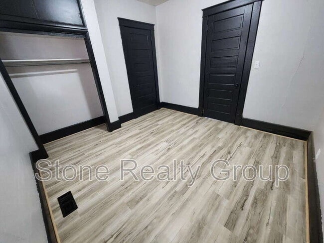 Photo - 1527 5th Ave