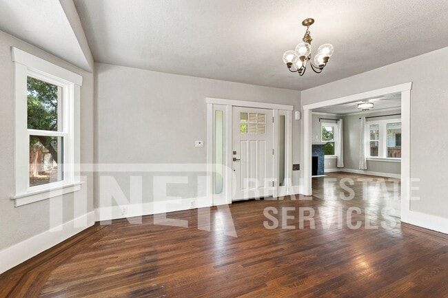 Photo - 1321 Lochbrae Rd
