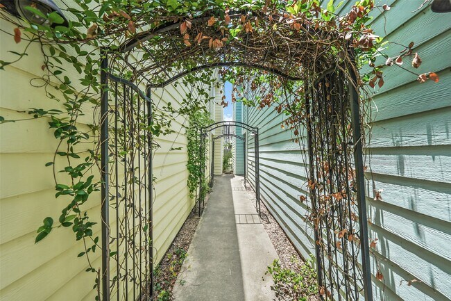 Photo - 1317 Prince St