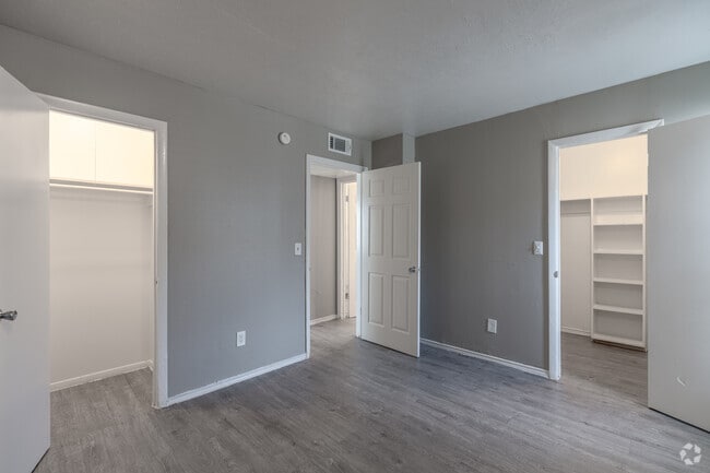 1BR, 1BA - 608SF - Bedroom