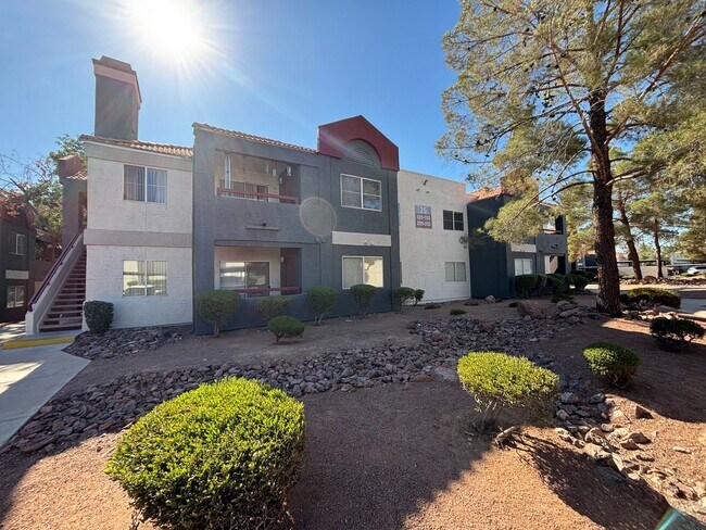 Beautiful 2-Bedroom, 2-Bath First-Floor Un... - Beautiful 2-Bedroom, 2-Bath First-Floor Un... Casa