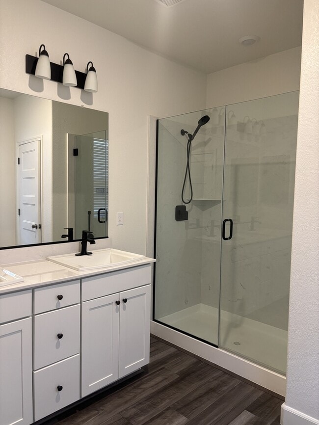 Photo - Beautiful 3 Bedroom 2 Bathroom Home