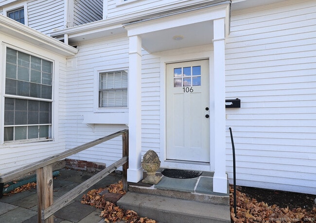 Building Photo - 792 Farmington Ave Unit APT 106