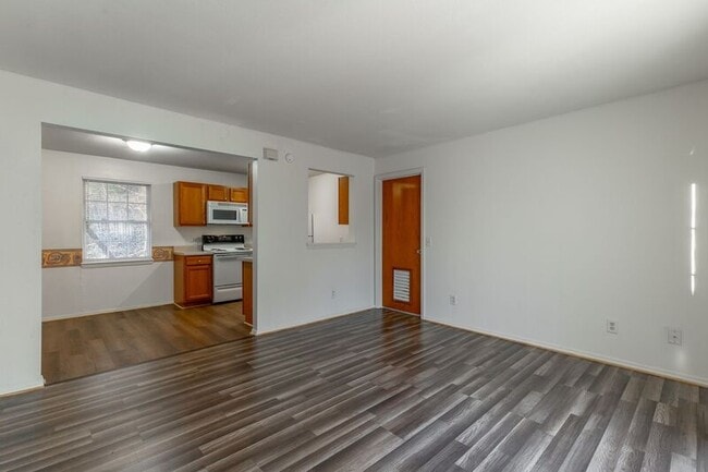 Photo - 82 Eastwood Ct