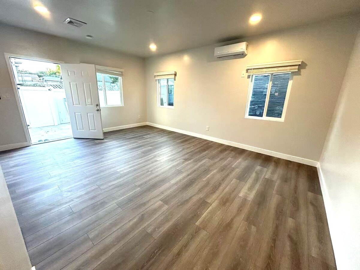 Photo - Cozy 1 bedroom and 1 bath apartment in Leimert Park area