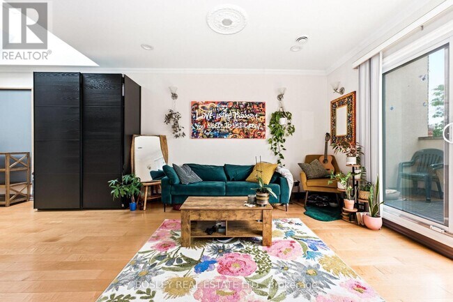 Photo - 115 Roncesvalles Ave Unit 3