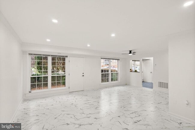 Photo - 1949 Kennedy Dr