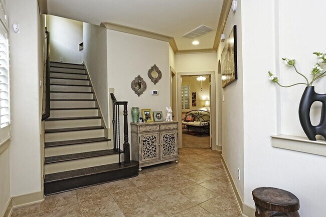 Photo - 4227 Dickson St