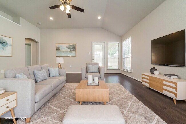 Photo - 1005 Fort Apache Dr