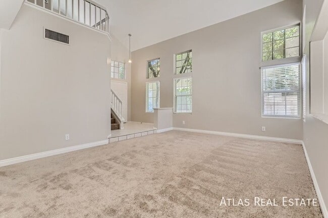 Photo - 317 Windmere St