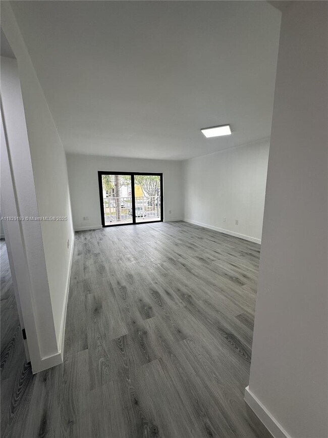 Photo - 9301 SW 92nd Ave Unit 204B