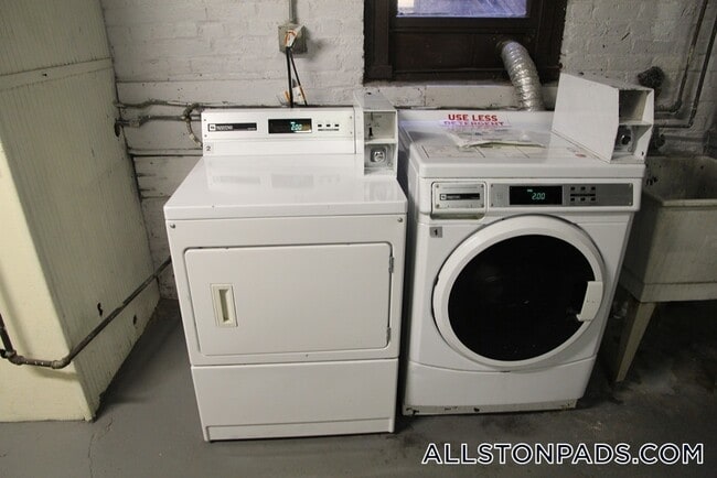 Building Photo - 1334 Commonwealth Ave