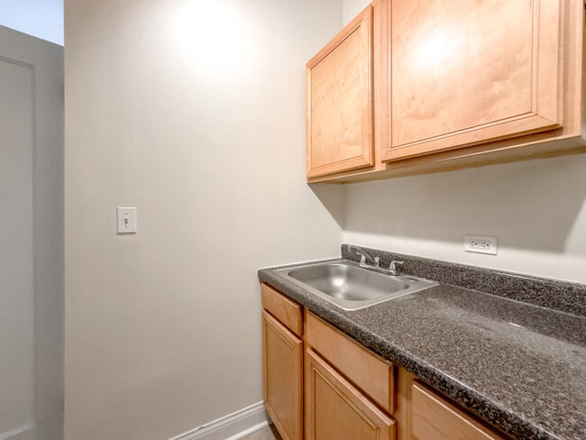 Photo - 4752 N Paulina St Unit 201