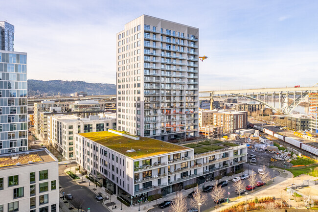 Vista Condominiums - Vista Condominiums