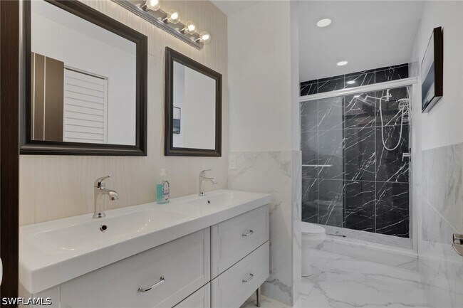 620 Luisa Ct Unit 4
