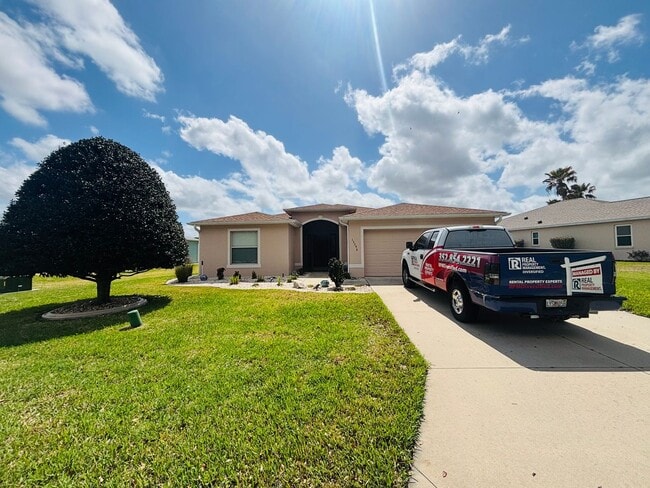 Building Photo - Furnished in gated 55+ golf community