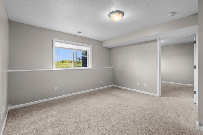 Photo - Beautiful End Unit Condo - 4 Bedrooms, Lin...