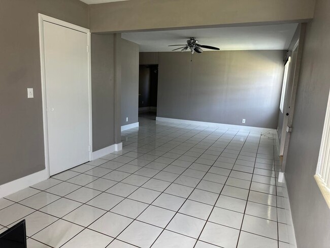 Building Photo - 3461 Ocean Pky Rental